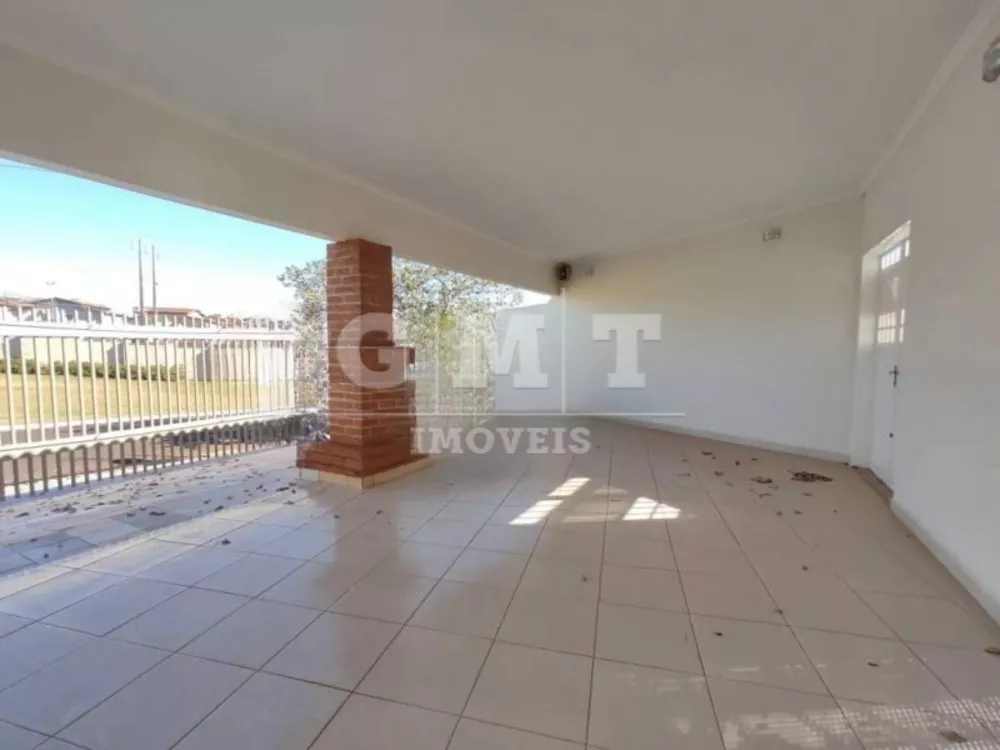 Casa à venda e aluguel com 3 quartos, 327m² - Foto 2