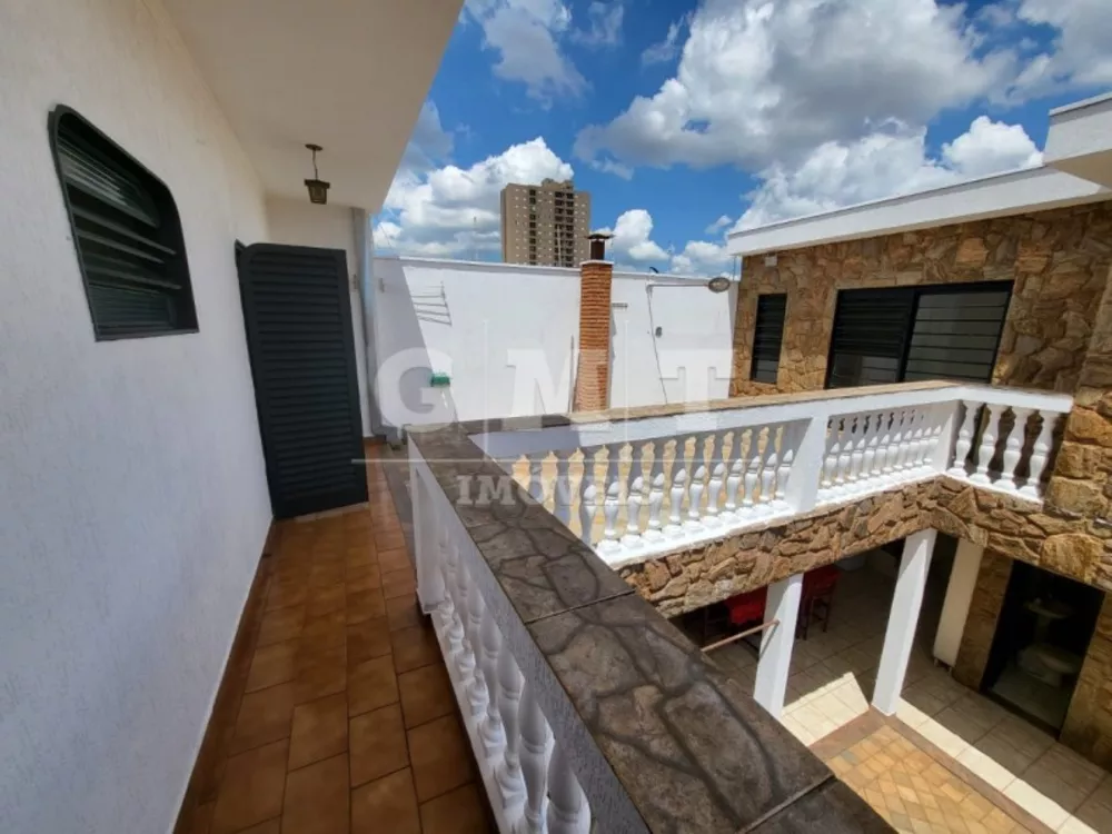 Casa à venda com 5 quartos, 304m² - Foto 2