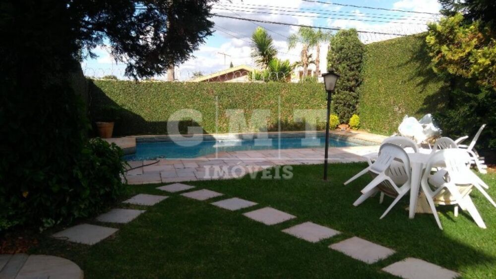 Sobrado à venda com 4 quartos, 371m² - Foto 1
