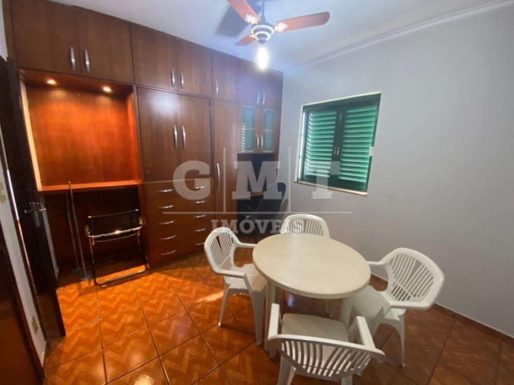 Casa à venda e aluguel com 4 quartos, 237m² - Foto 2