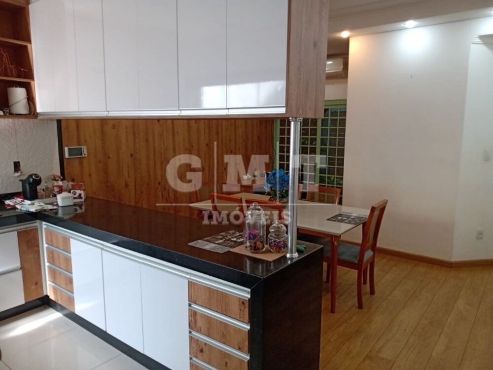 Sobrado, 3 quartos, 196 m² - Foto 2