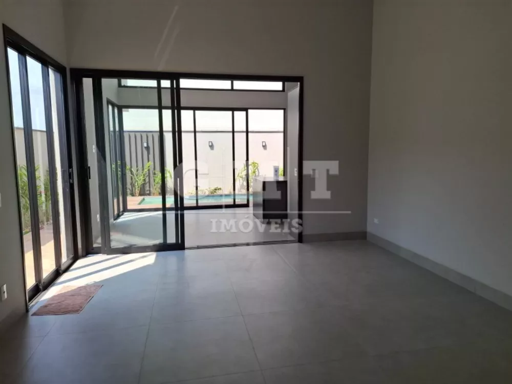 Casa de Condomínio à venda com 3 quartos, 193m² - Foto 2