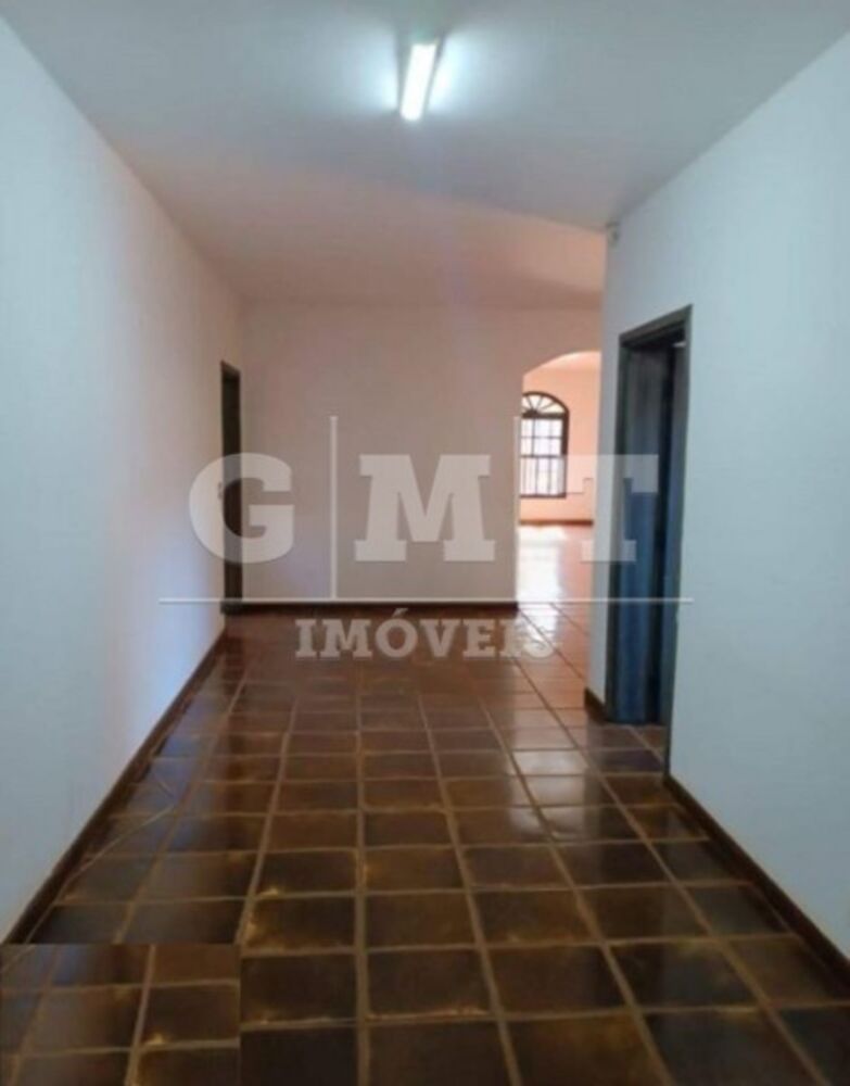 Casa à venda com 6 quartos, 571m² - Foto 2