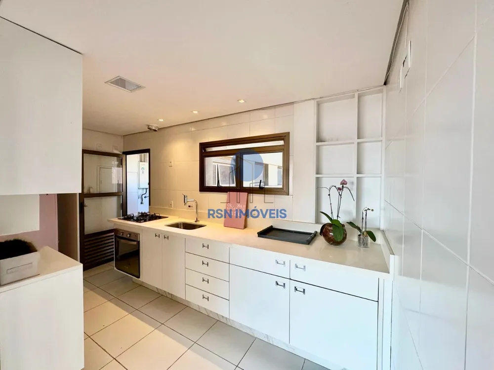 Cobertura, 3 quartos, 223 m² - Foto 4
