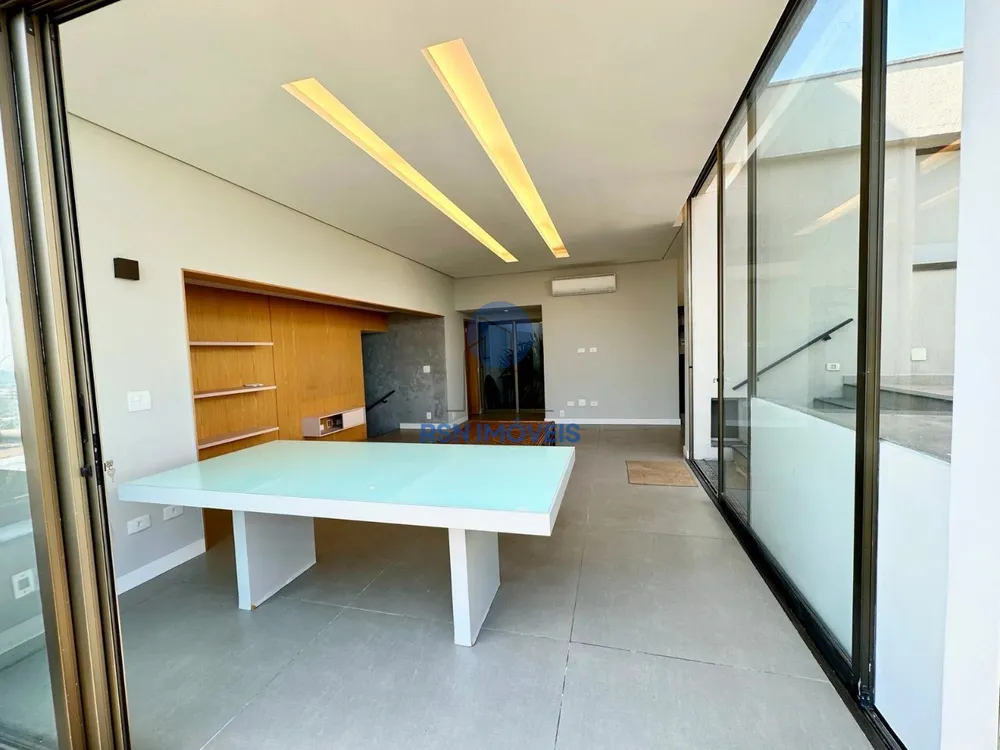 Cobertura, 3 quartos, 223 m² - Foto 2