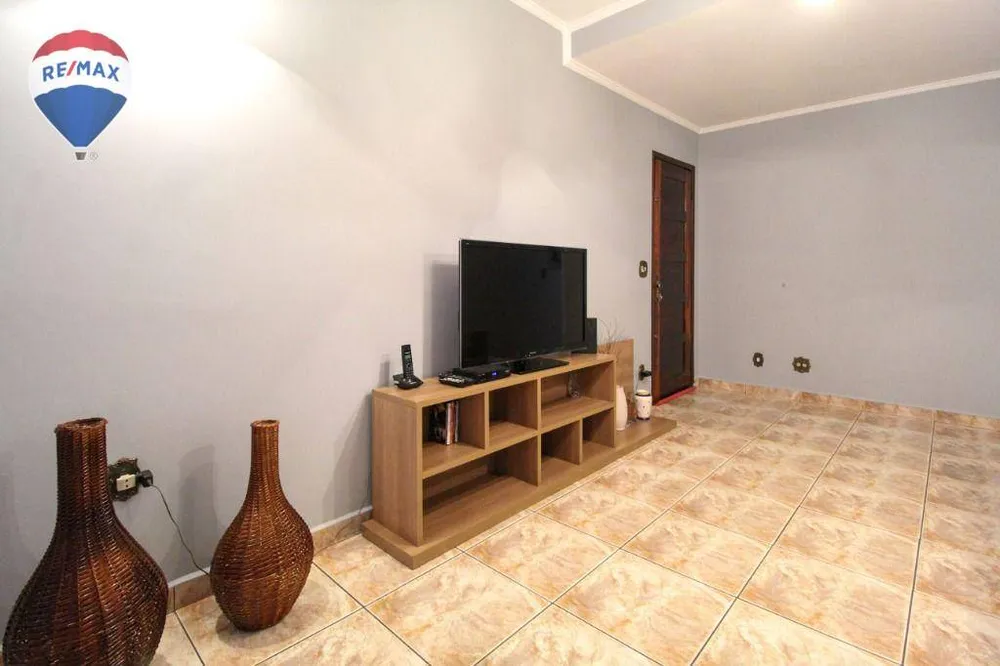Casa, 3 quartos, 200 m² - Foto 2