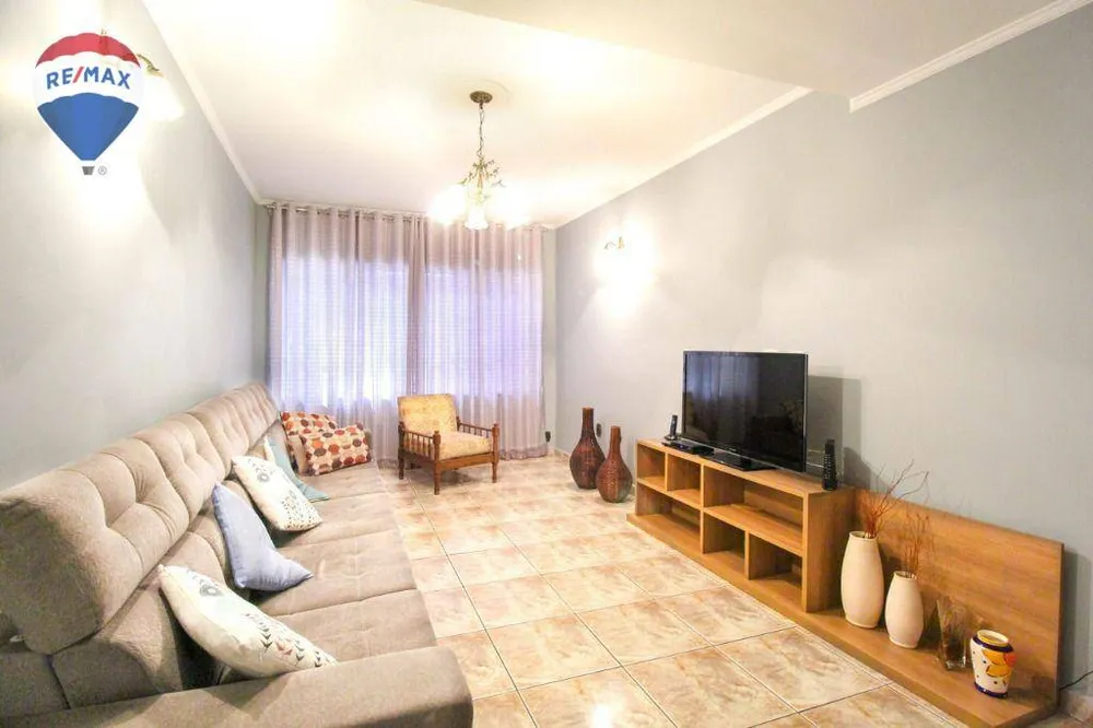 Casa, 3 quartos, 200 m² - Foto 1