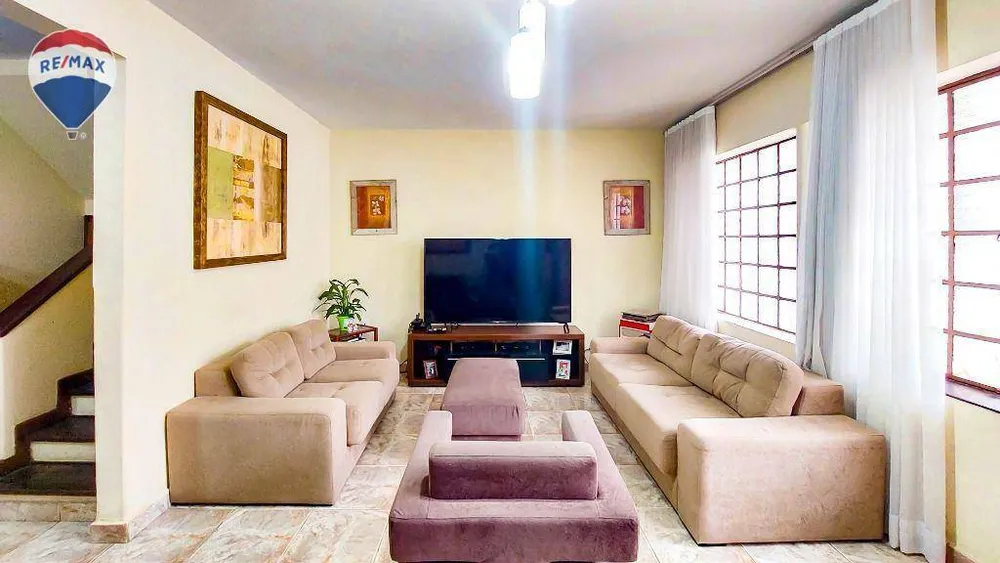 Sobrado, 3 quartos, 210 m² - Foto 1