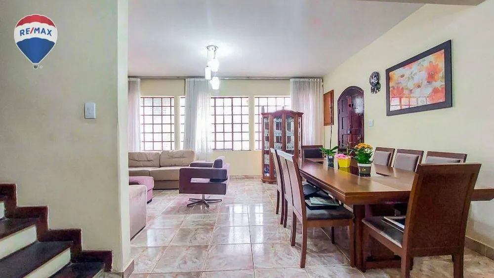 Sobrado, 3 quartos, 210 m² - Foto 2