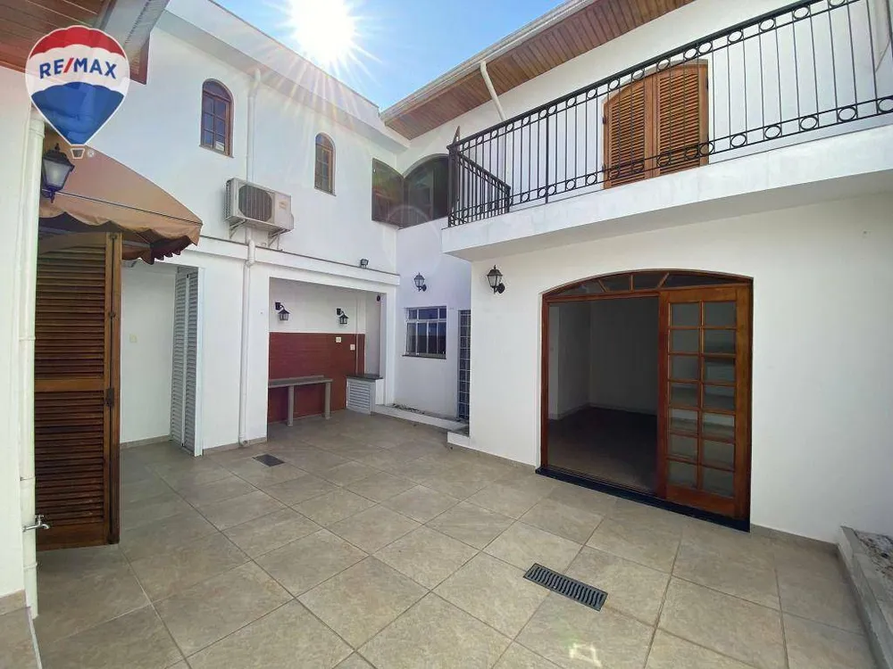 Casa, 5 quartos, 282 m² - Foto 1