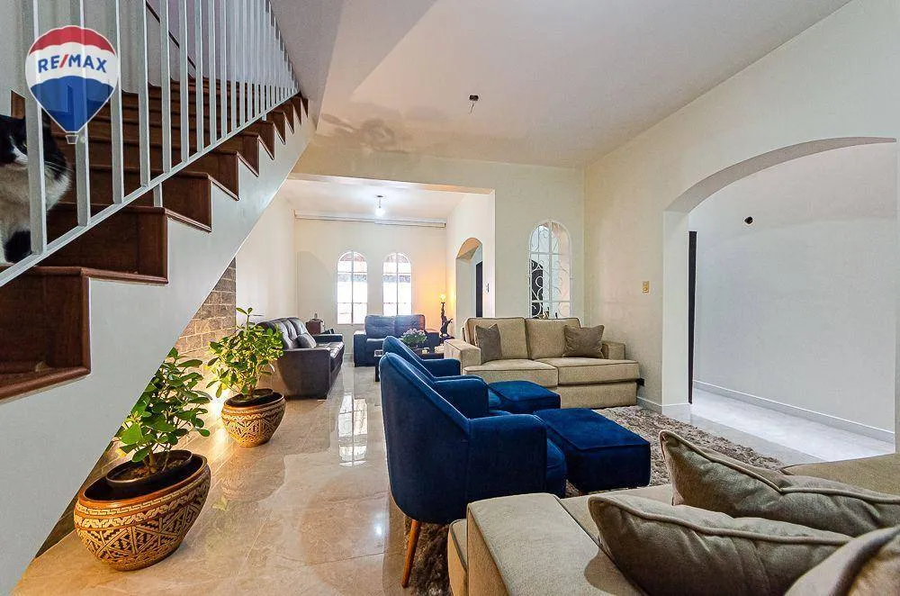 Sobrado, 4 quartos, 255 m² - Foto 1