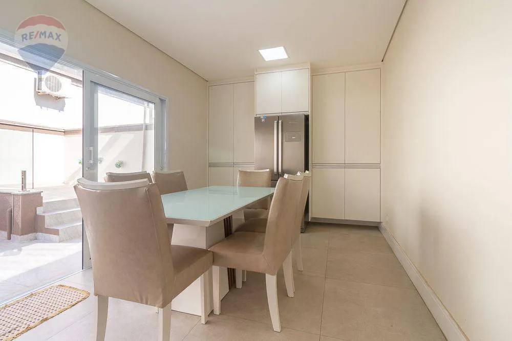 Casa, 3 quartos, 200 m² - Foto 2