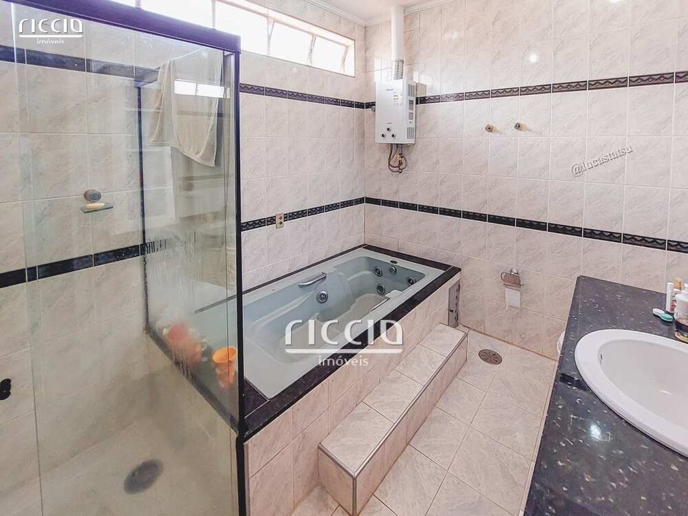 Casa à venda com 3 quartos, 262m² - Foto 8