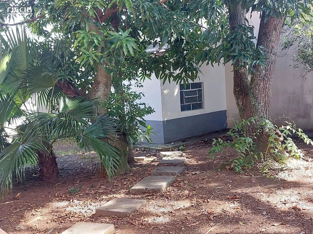 Casa à venda com 3 quartos, 249m² - Foto 9