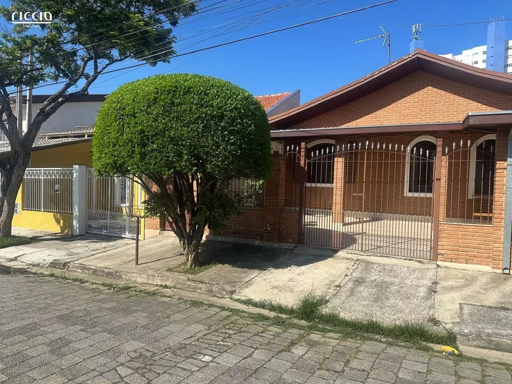 Casa, 3 quartos, 210 m² - Foto 1