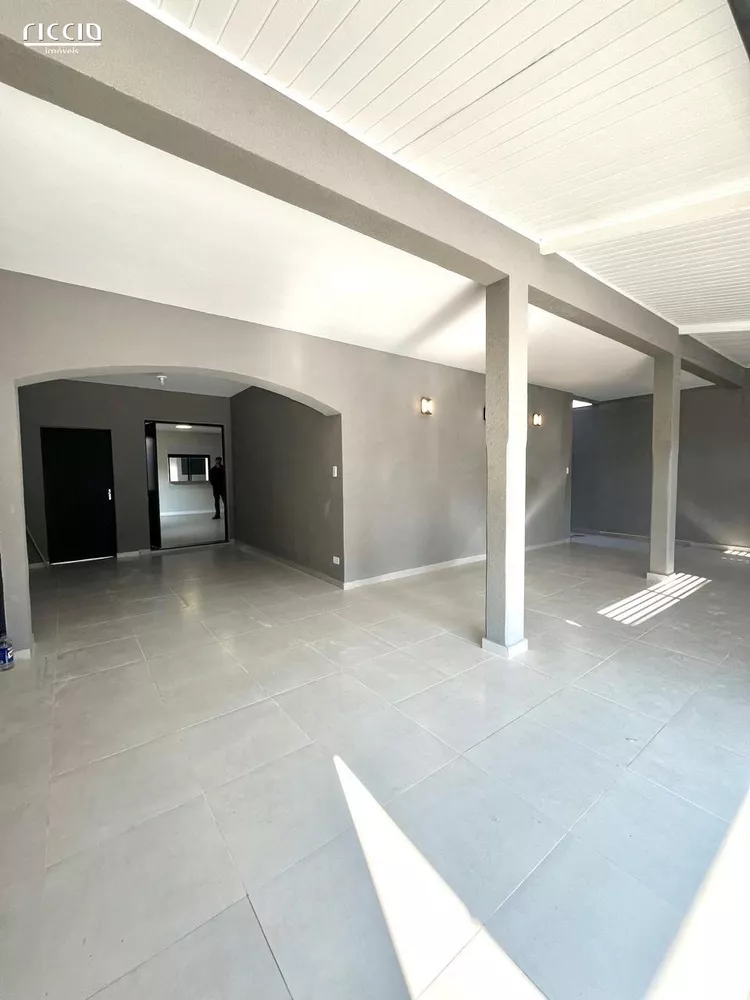 Casa à venda com 4 quartos, 154m² - Foto 3