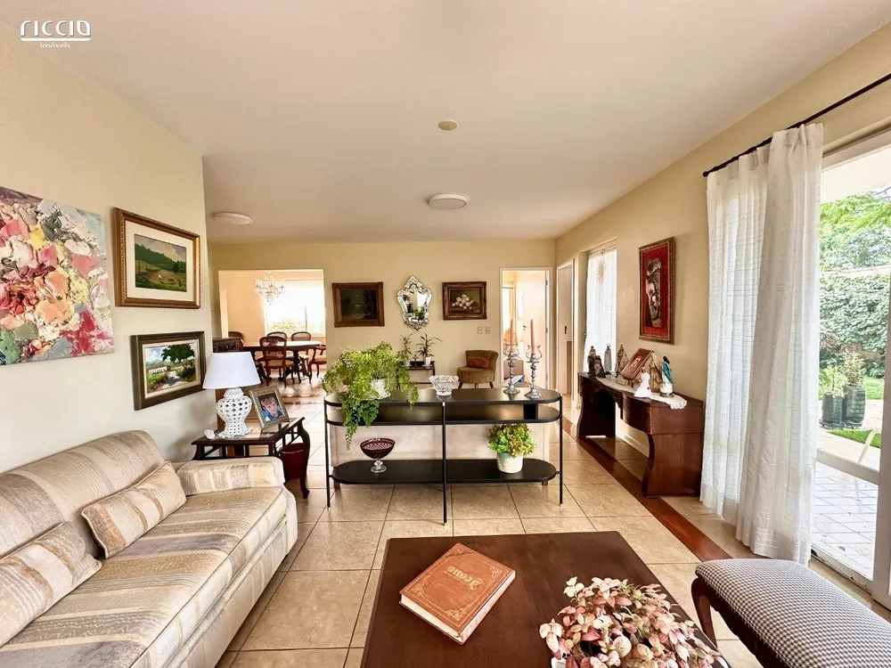 Casa, 4 quartos, 289 m² - Foto 1
