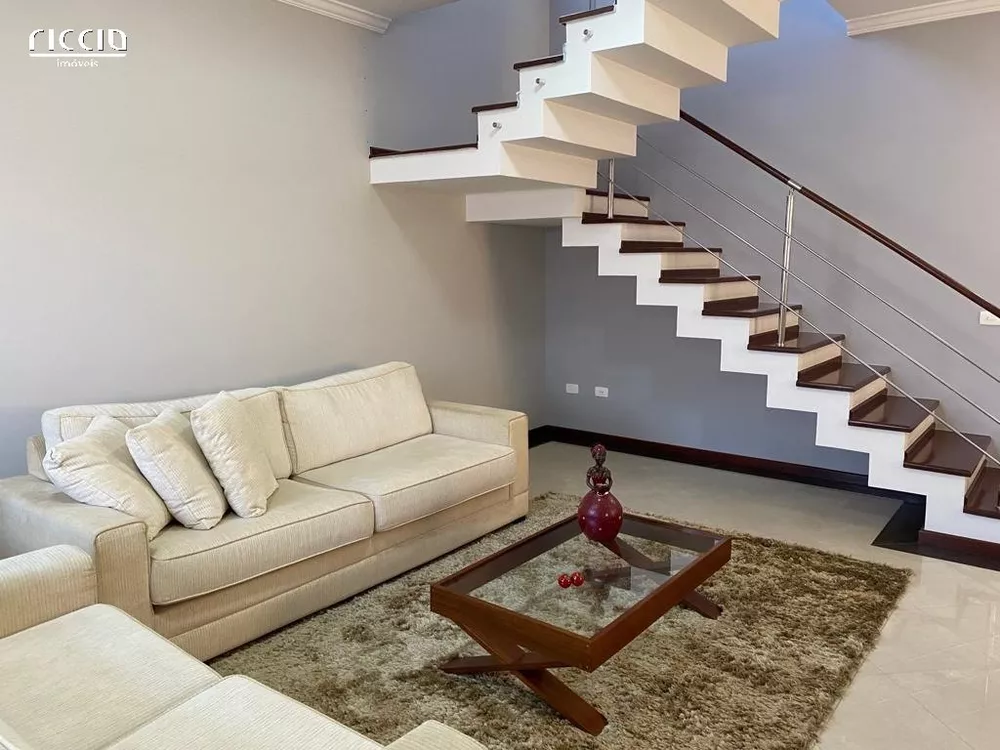 Casa à venda com 3 quartos, 224m² - Foto 4