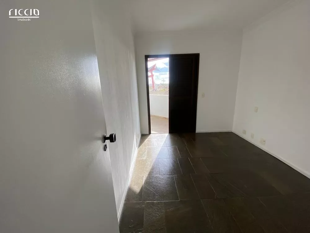 Apartamento à venda com 4 quartos, 156m² - Foto 3