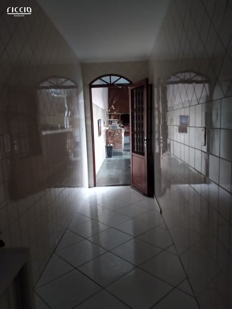 Casa, 3 quartos, 200 m² - Foto 11