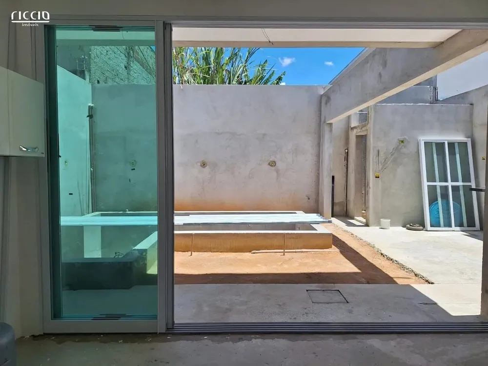 Casa, 3 quartos, 255 m² - Foto 1