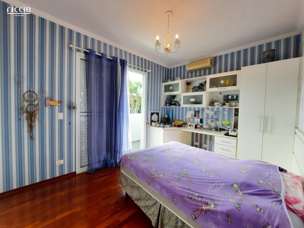 Casa à venda com 4 quartos, 250m² - Foto 17