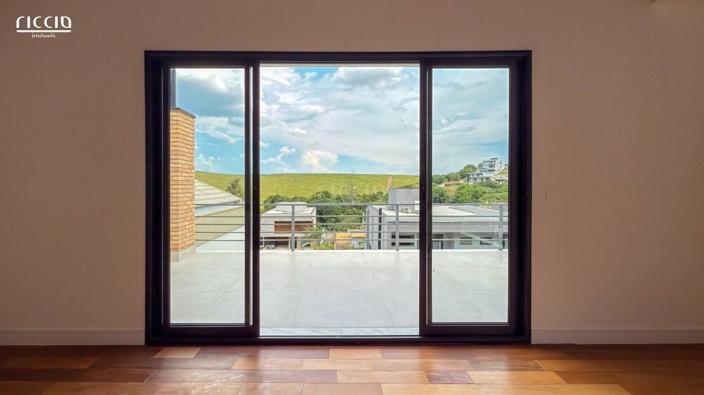 Casa de Condomínio à venda com 3 quartos, 295m² - Foto 2