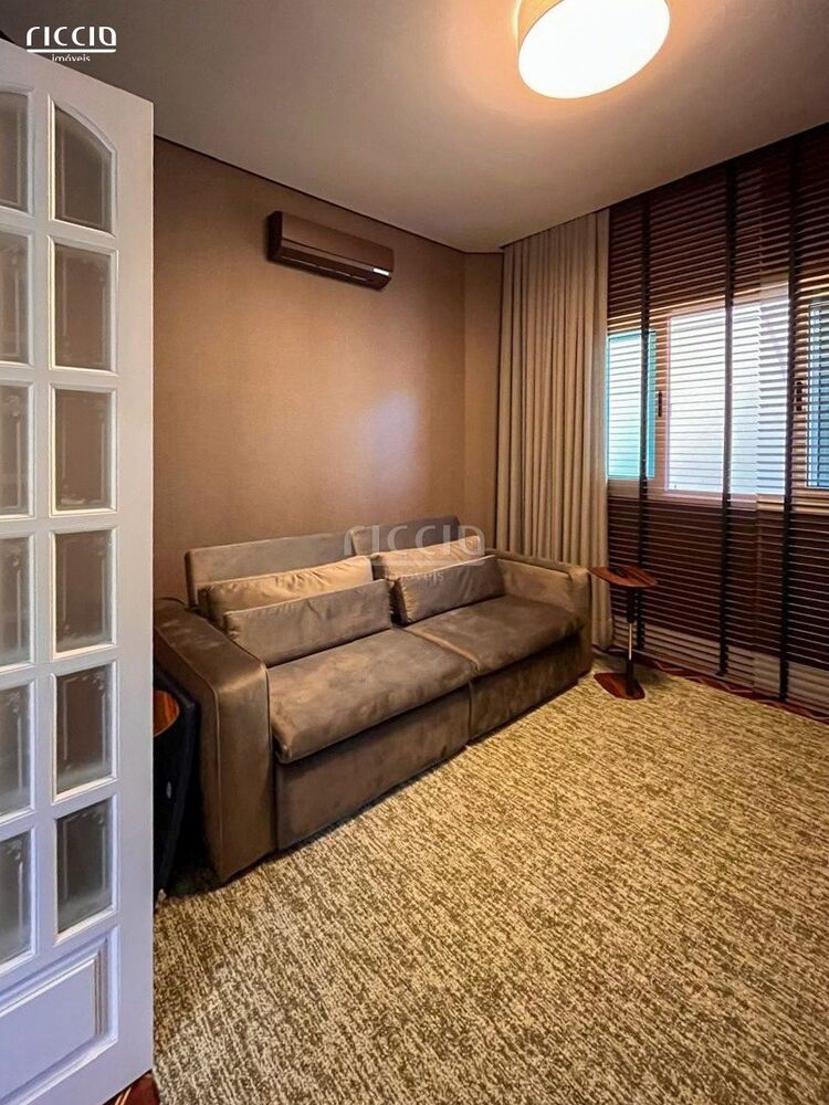 Casa de Condomínio à venda com 4 quartos, 350m² - Foto 2