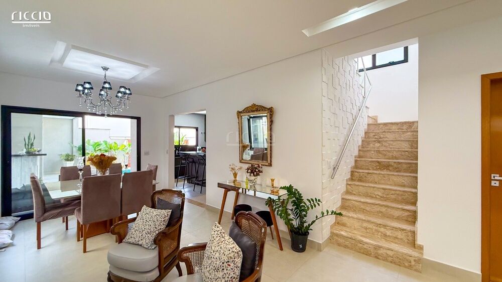 Casa de Condomínio à venda com 4 quartos, 250m² - Foto 5