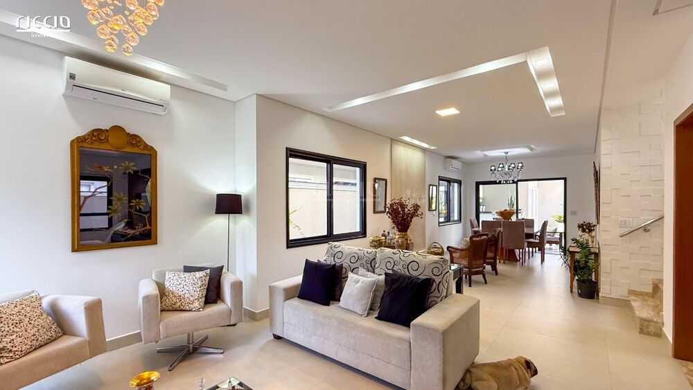 Casa de Condomínio à venda com 4 quartos, 250m² - Foto 2