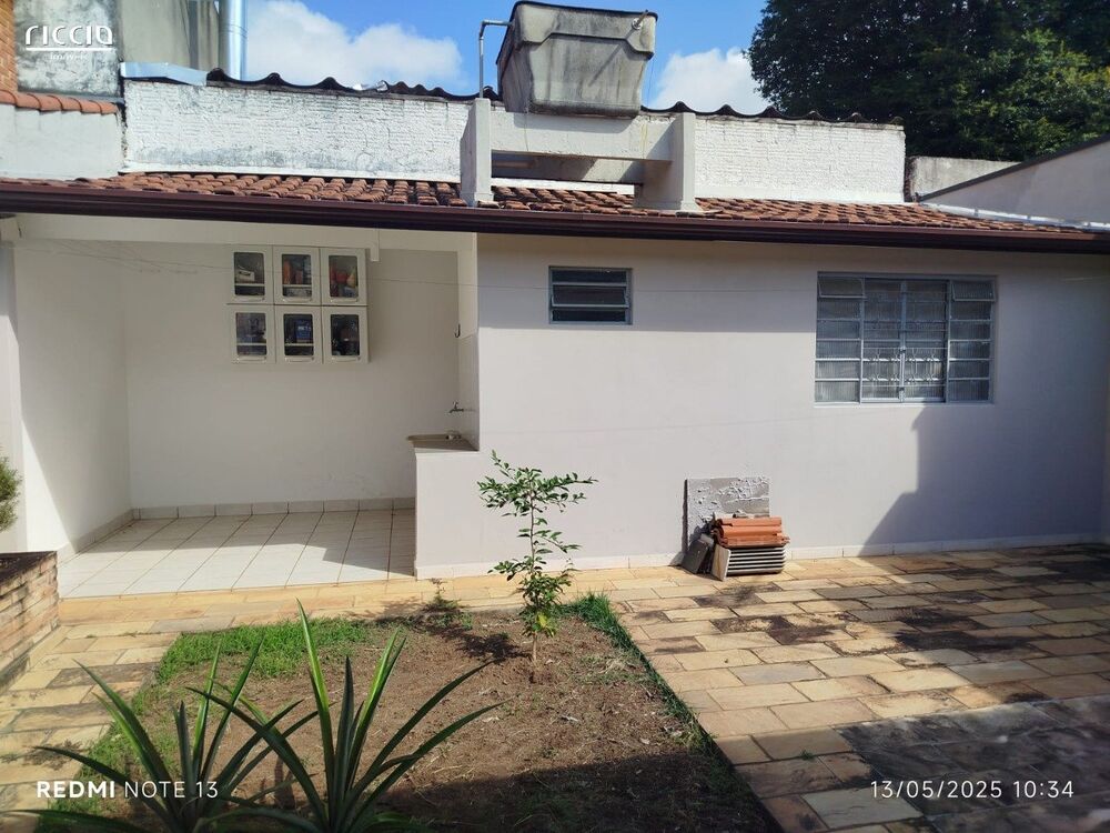 Casa à venda com 2 quartos, 105m² - Foto 1