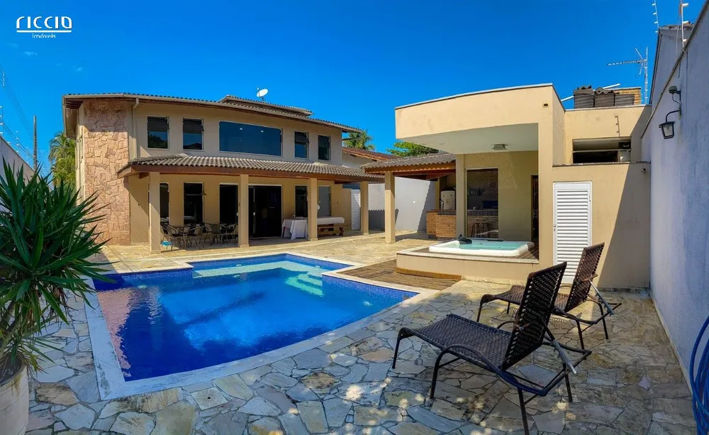 Casa, 3 quartos, 300 m² - Foto 1