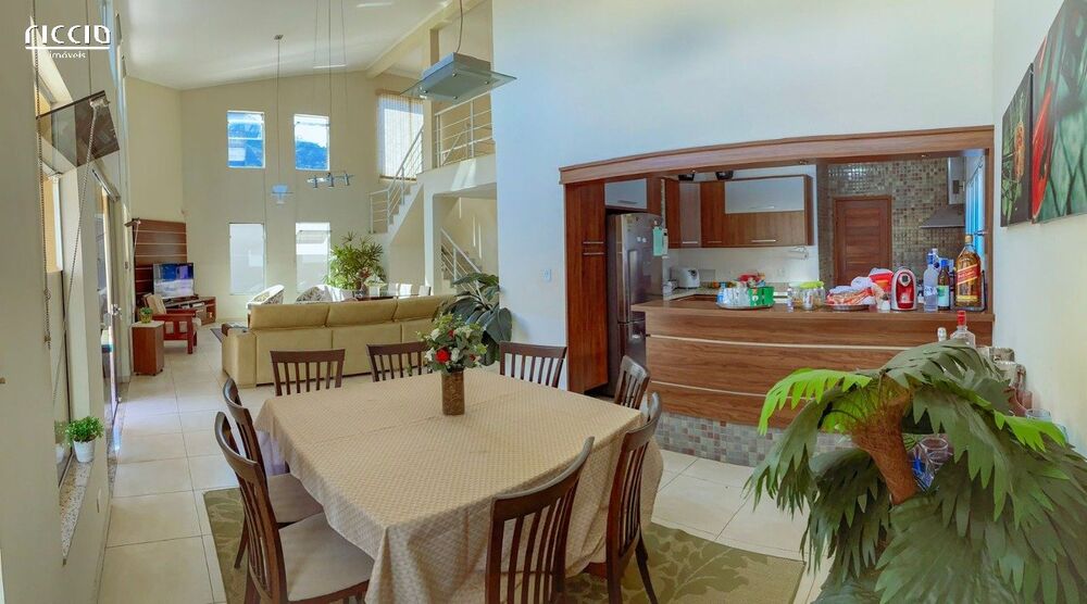 Casa, 3 quartos, 300 m² - Foto 1