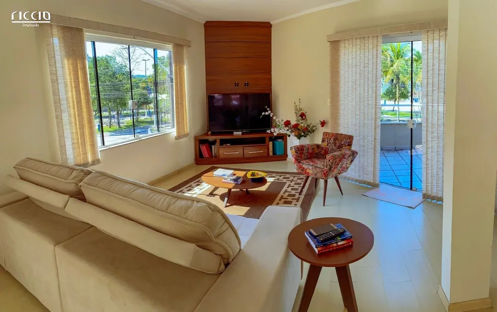 Casa, 3 quartos, 300 m² - Foto 2