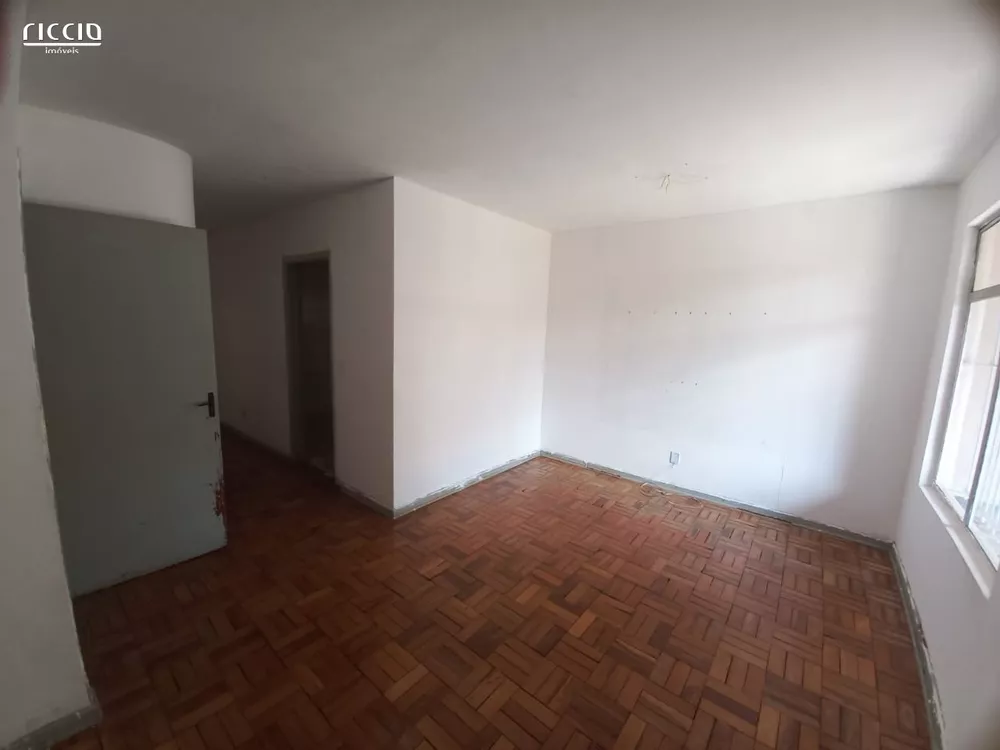 Casa à venda com 3 quartos, 230m² - Foto 4