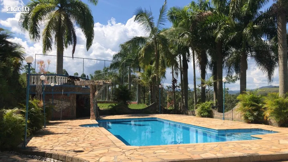 Chácara, 3 quartos, 1600 m² - Foto 1