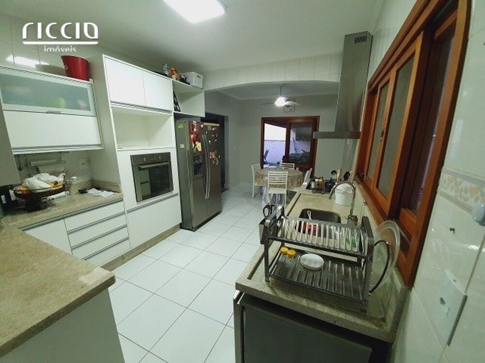 Casa de Condomínio à venda com 3 quartos, 190m² - Foto 3