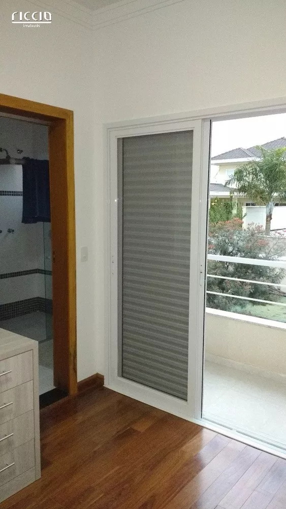 Casa de Condomínio à venda com 4 quartos, 380m² - Foto 3