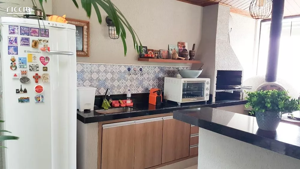 Casa de Condomínio à venda com 4 quartos, 210m² - Foto 4