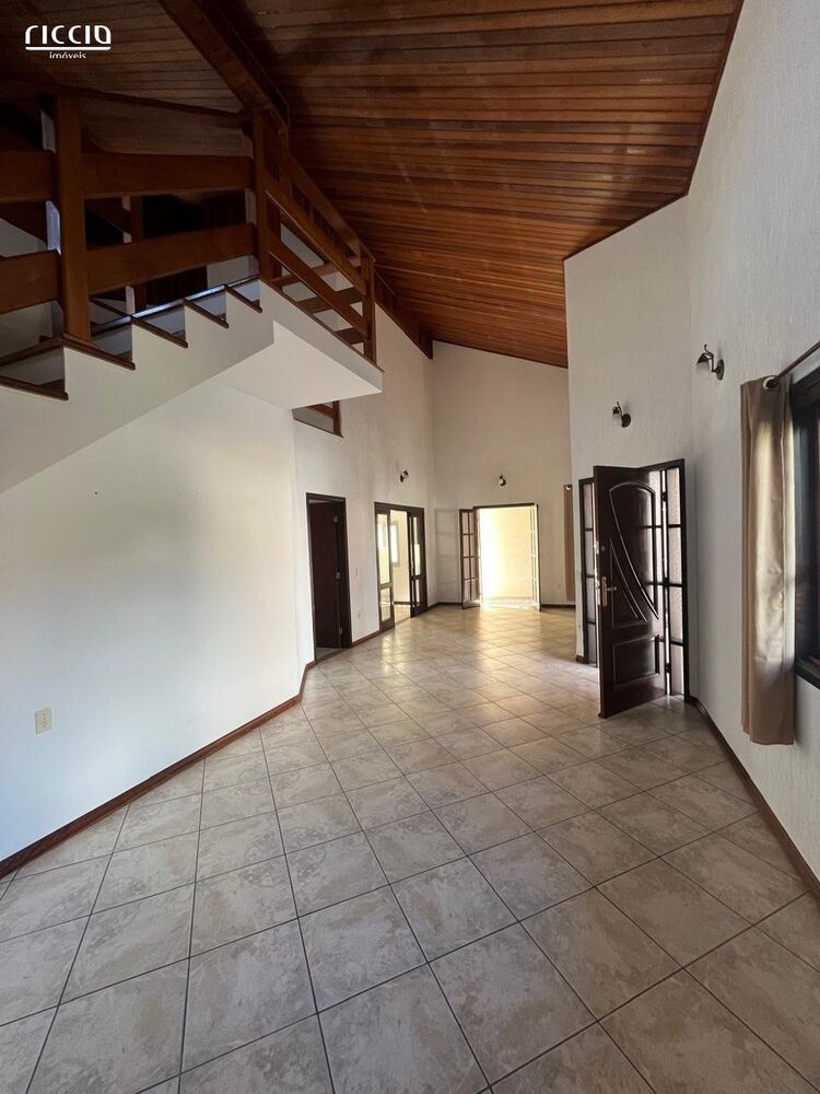 Casa de Condomínio à venda com 5 quartos, 252m² - Foto 3
