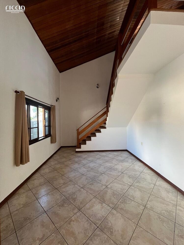 Casa de Condomínio à venda com 5 quartos, 252m² - Foto 4