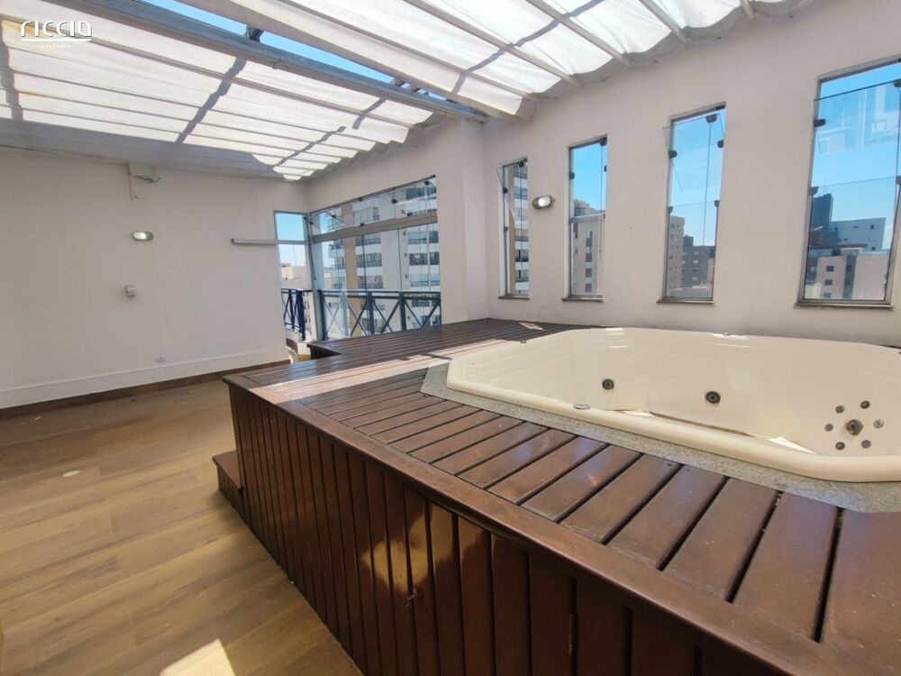 Cobertura à venda com 3 quartos, 210m² - Foto 1