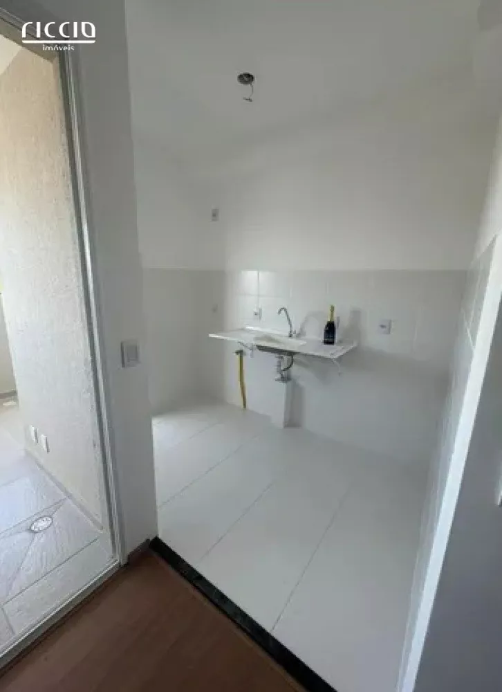 Apartamento à venda com 2 quartos, 64m² - Foto 2