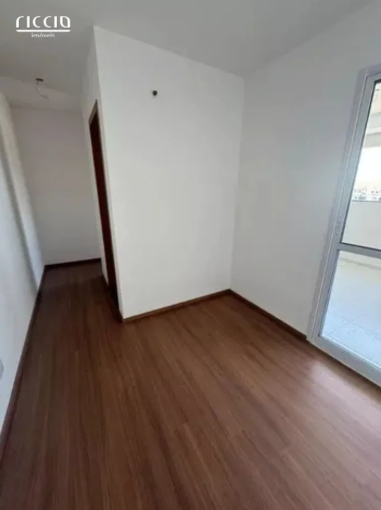 Apartamento à venda com 2 quartos, 64m² - Foto 3