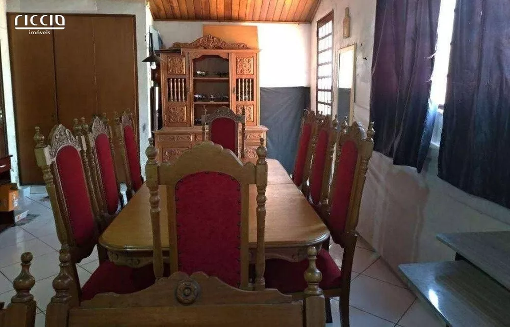 Casa à venda com 3 quartos, 200m² - Foto 4