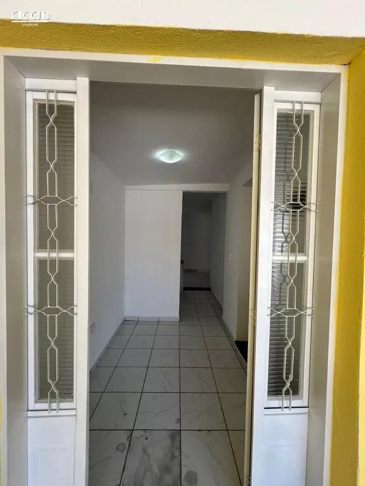 Casa à venda com 3 quartos, 81m² - Foto 2