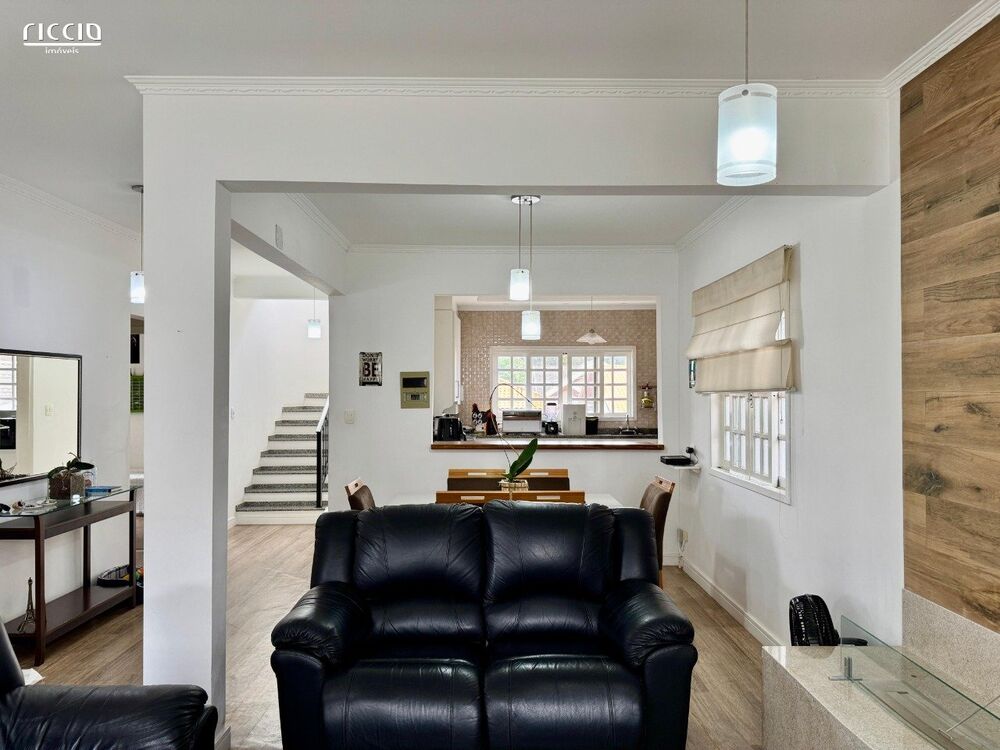 Casa de Condomínio à venda com 5 quartos, 200m² - Foto 5