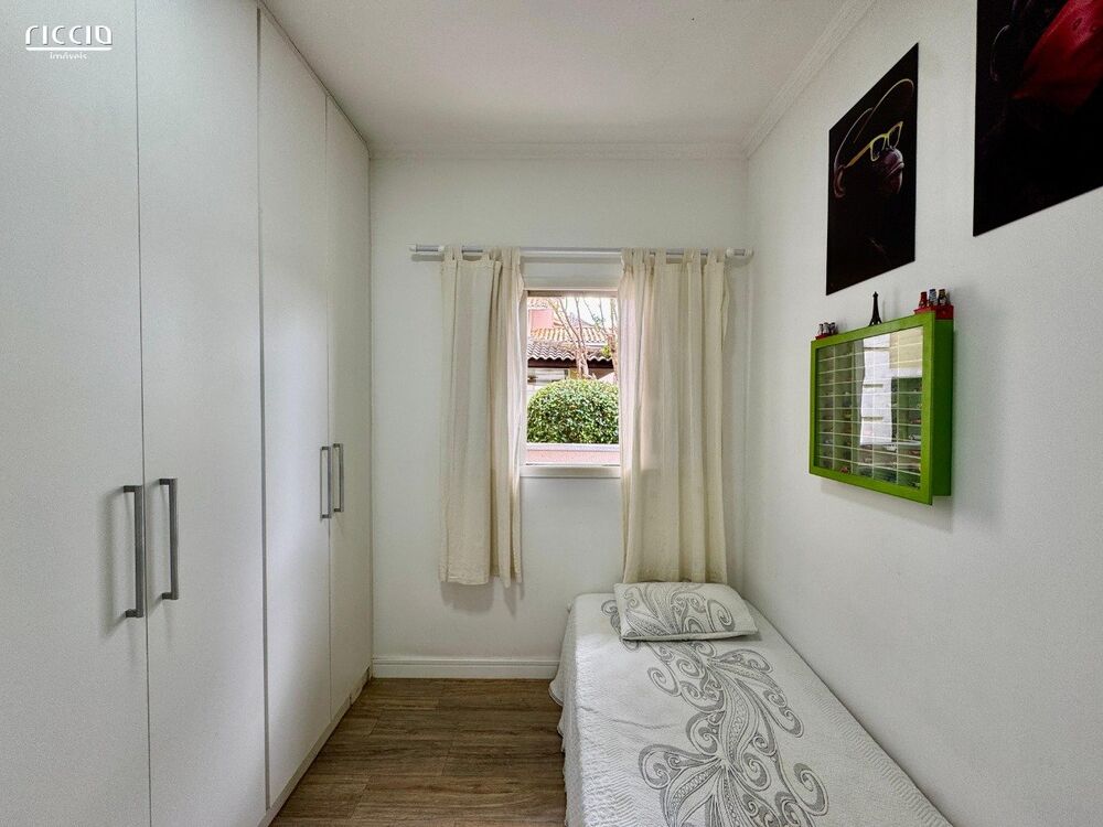 Casa de Condomínio à venda com 5 quartos, 200m² - Foto 10