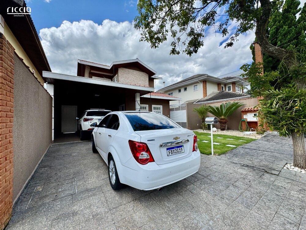 Casa de Condomínio à venda com 5 quartos, 200m² - Foto 3