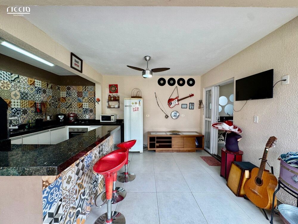 Casa de Condomínio à venda com 5 quartos, 200m² - Foto 21